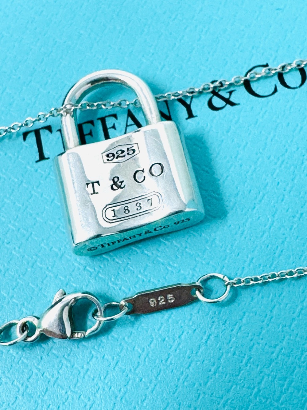 Authentic Tiffany & Co. (T&Co 1837 Padlock) Pendant Necklace. - Picture 4 of 9